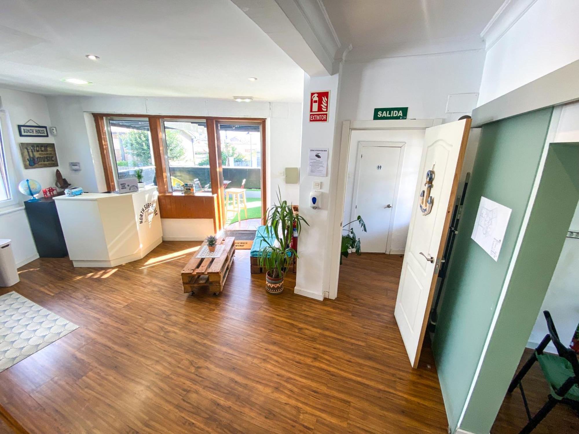 North Surf House Vandrehjem Gijón Eksteriør billede